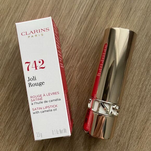 Clarins Joli Rouge 742 - Picture 1 of 5
